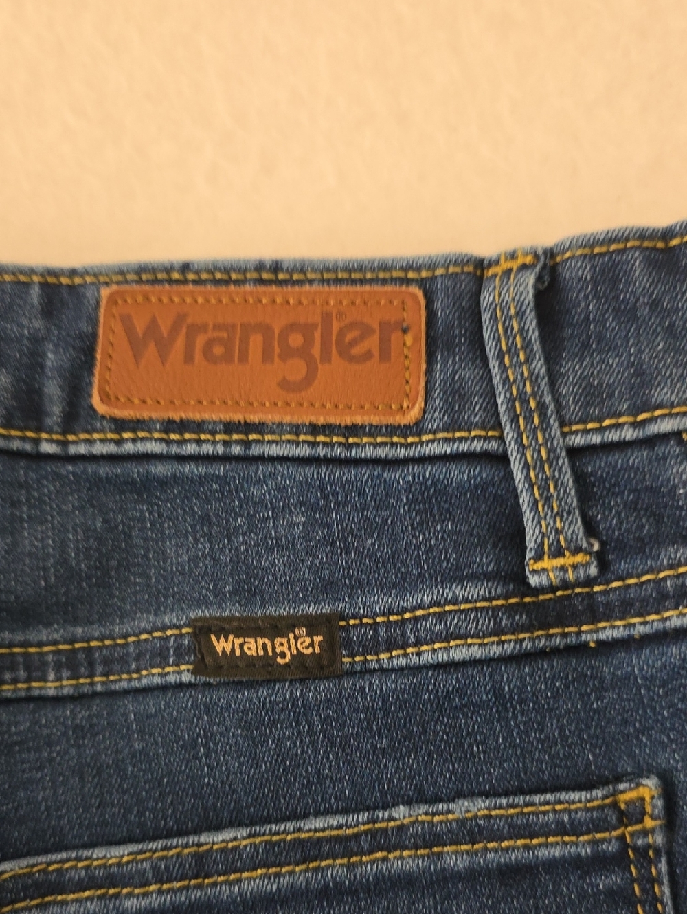 Wrangler NWT Blue High-Rise Frayed Denim Shorts Size 8/29 - Picture 10 of 10
